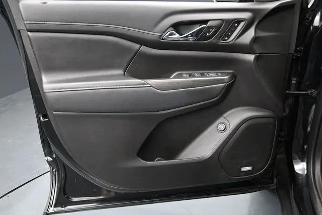 2023 GMC Acadia AWD SLT
