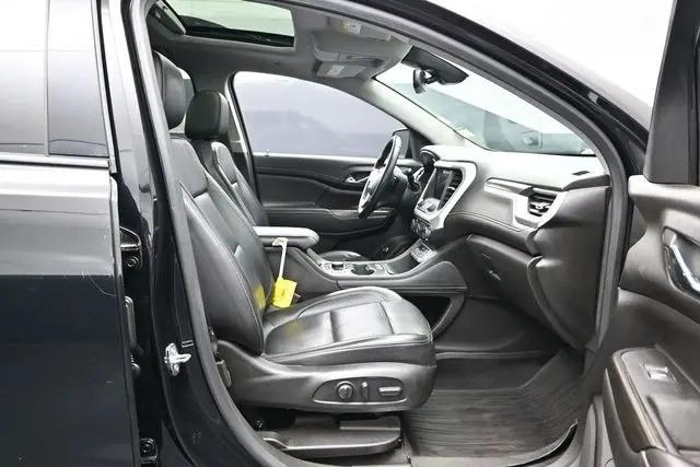 2023 GMC Acadia AWD SLT