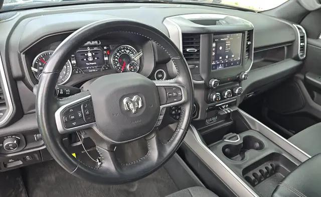2022 Ram 1500 Big Horn Crew Cab 4x4 5'7" Box