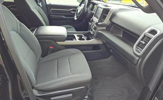 2022 Ram 1500 Big Horn Crew Cab 4x4 5'7" Box