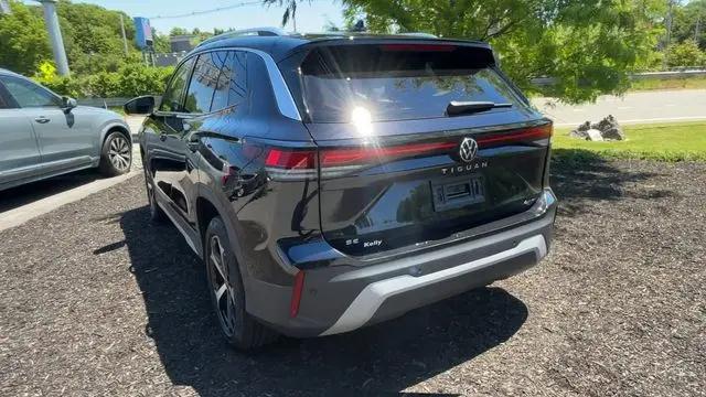 2025 Volkswagen Tiguan 2.0T SE