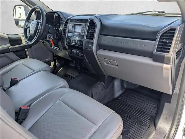 2021 Ford 600 XLT