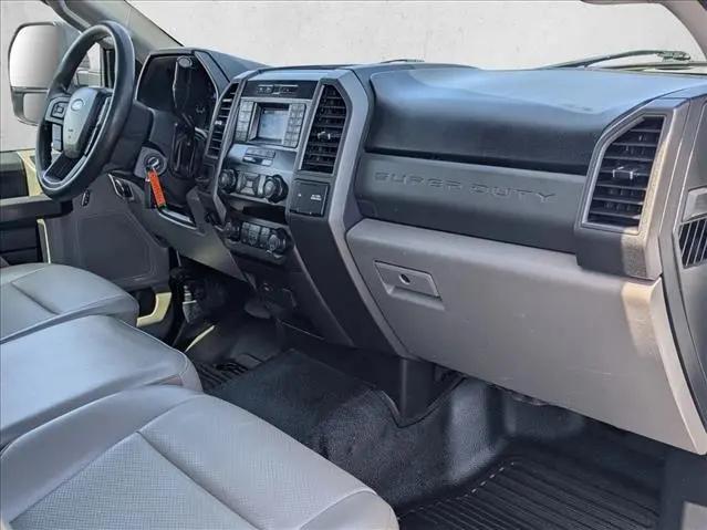2021 Ford 600 XLT