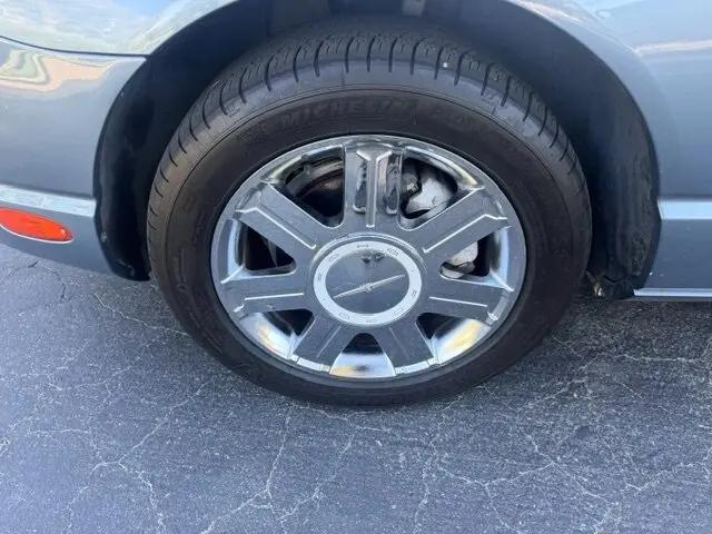 2005 Ford Thunderbird Deluxe