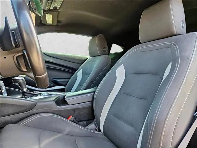 2022 Chevrolet Camaro RWD Coupe 1LT