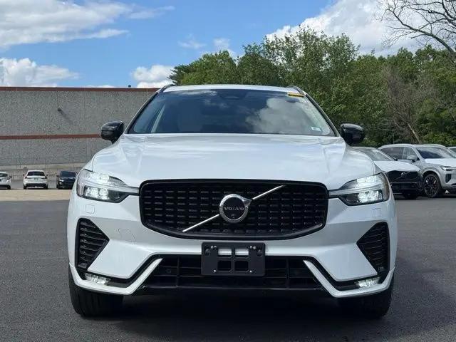 2024 Volvo XC60 B5 Plus Dark Theme