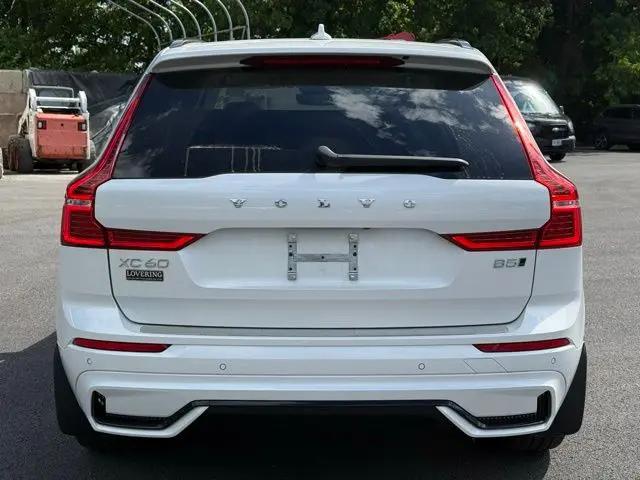 2024 Volvo XC60 B5 Plus Dark Theme