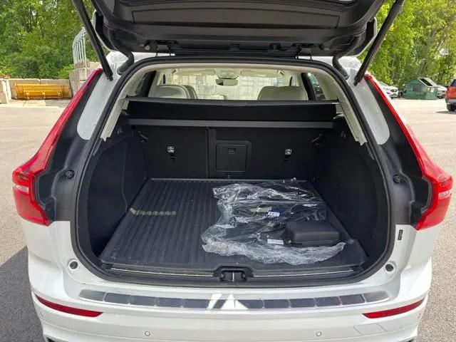 2024 Volvo XC60 B5 Plus Dark Theme