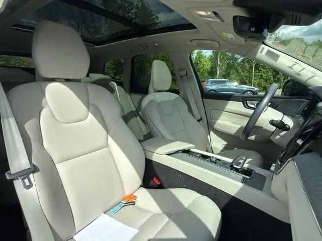 2024 Volvo XC60 B5 Plus Dark Theme