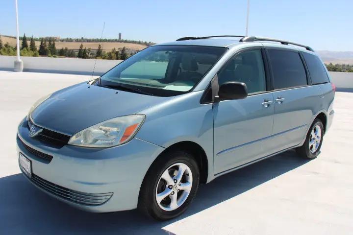2005 Toyota Sienna LE