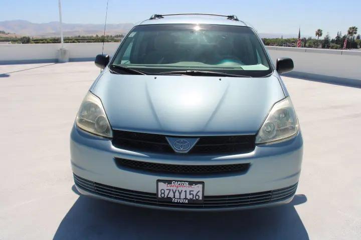 2005 Toyota Sienna LE