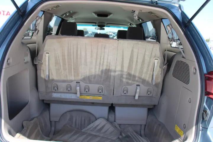 2005 Toyota Sienna LE