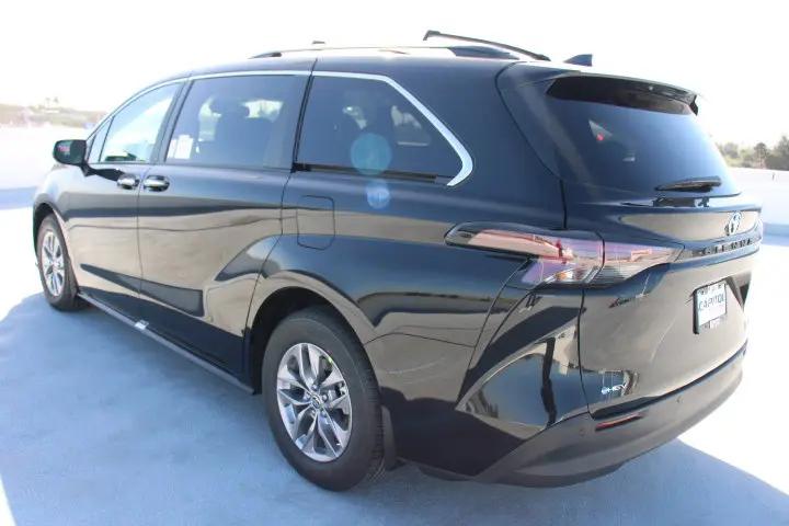 2026 Toyota Sienna XLE