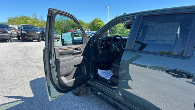 2026 Chevrolet Silverado 2500HD Crew Cab, Standard Bed, LT, 4WD