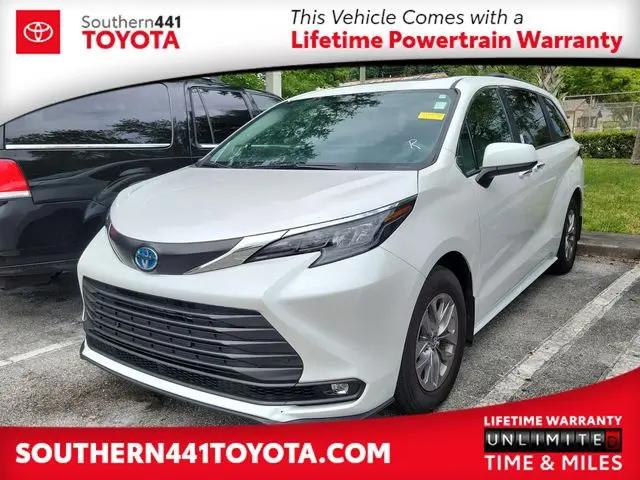 2025 Toyota Sienna XLE for sale in Royal Palm Beach, FL
