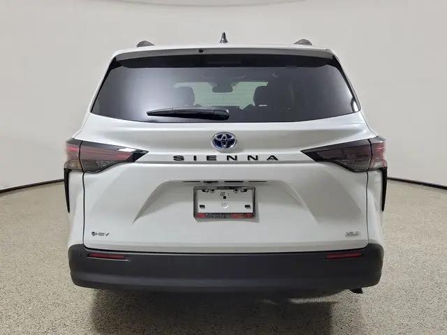 2025 Toyota Sienna XLE