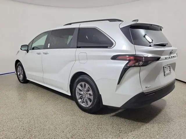 2025 Toyota Sienna XLE