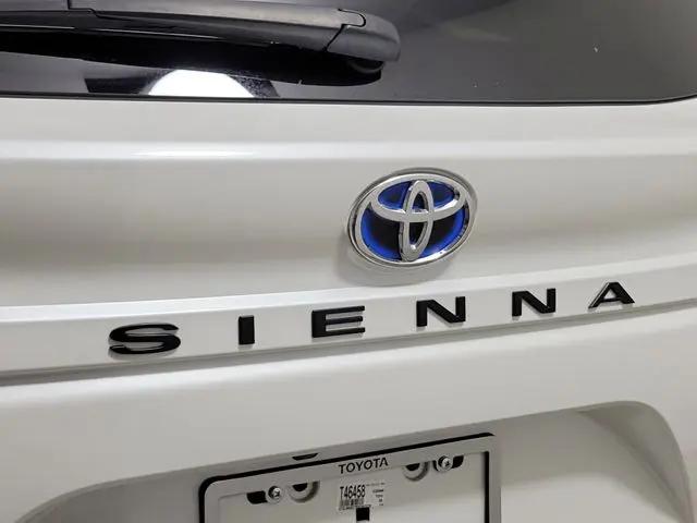 2025 Toyota Sienna XLE