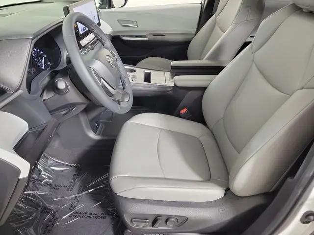 2025 Toyota Sienna XLE