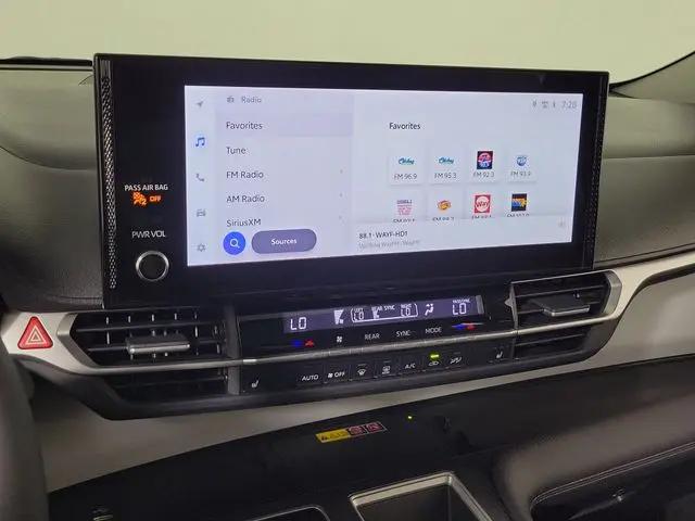 2025 Toyota Sienna XLE