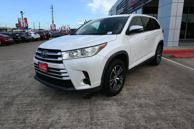 2019 Toyota Highlander LE for sale in Victoria, TX