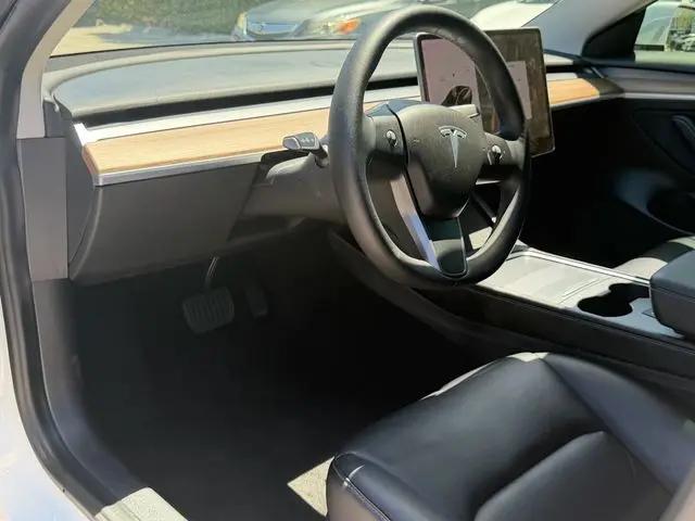 2021 Tesla Model 3 Standard Range Plus Rear-Wheel Drive