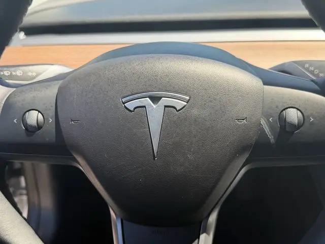 2021 Tesla Model 3 Standard Range Plus Rear-Wheel Drive