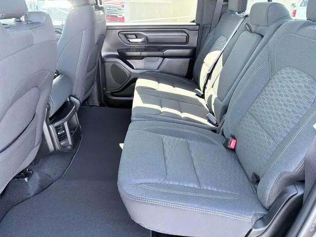 2026 Ram 1500 Express Crew Cab 4x4 5'7" Box