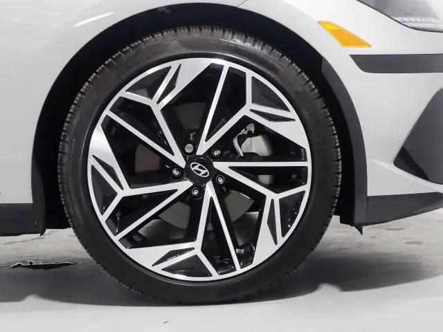 2025 Hyundai IONIQ 6 SEL