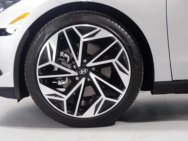 2025 Hyundai IONIQ 6 SEL