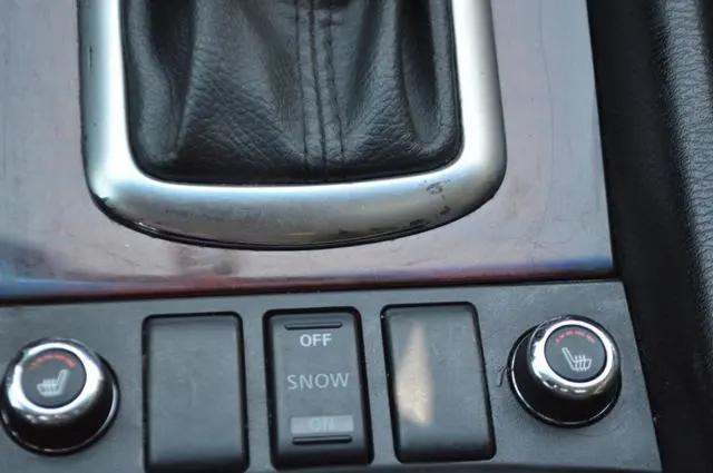 2016 INFINITI QX50 Standard