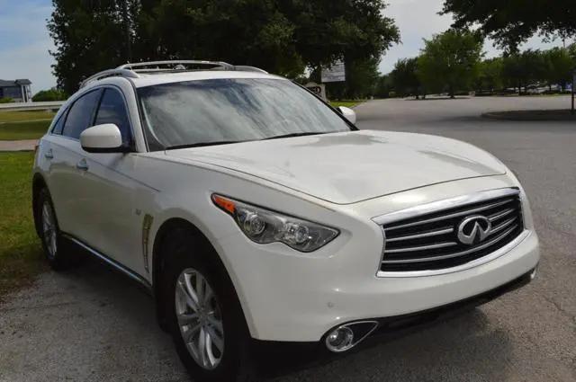 2015 INFINITI QX70 Standard