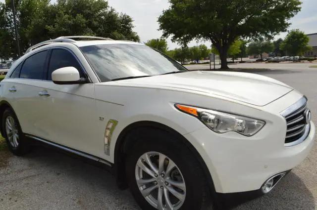 2015 INFINITI QX70 Standard