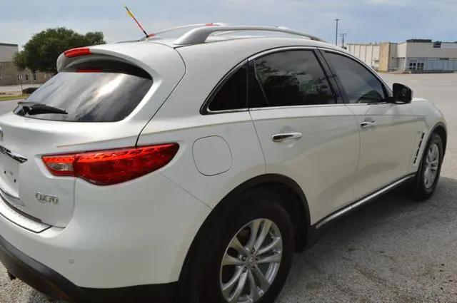 2015 INFINITI QX70 Standard
