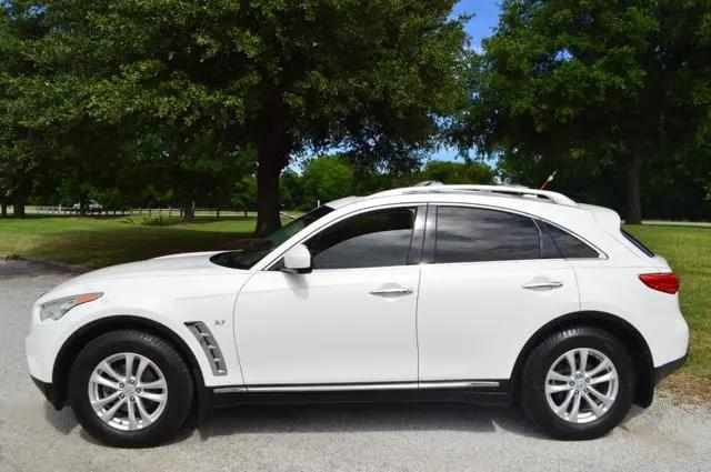 2015 INFINITI QX70 Standard