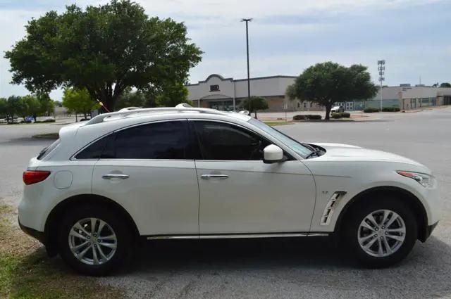 2015 INFINITI QX70 Standard