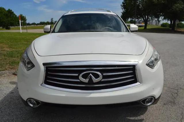 2015 INFINITI QX70 Standard