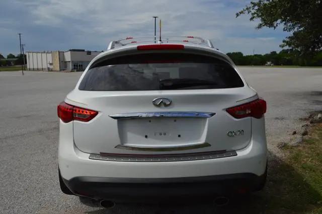 2015 INFINITI QX70 Standard