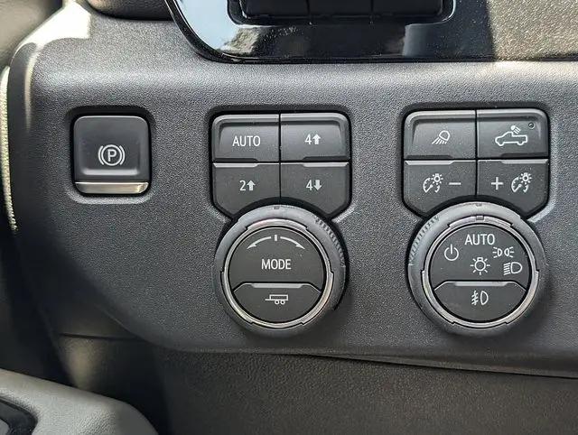 2026 Chevrolet Silverado 1500 4WD Crew Cab Short Bed ZR2