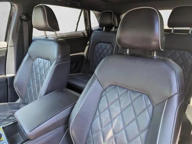 2024 Volkswagen Atlas Cross Sport 2.0T SEL Premium R-Line