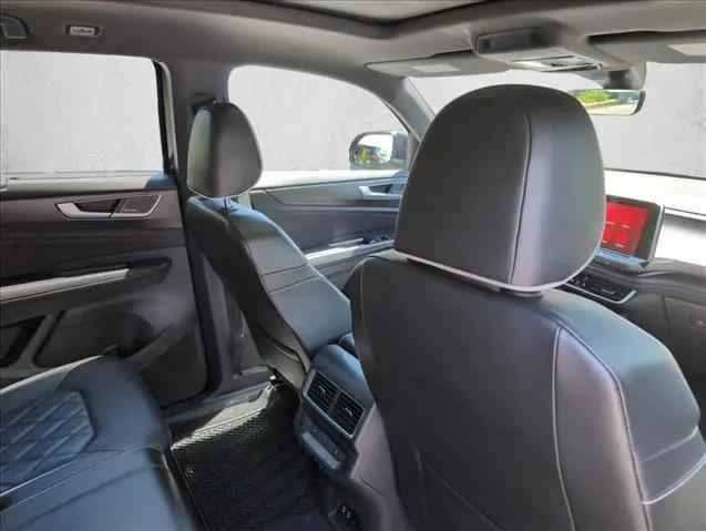 2024 Volkswagen Atlas Cross Sport 2.0T SEL Premium R-Line
