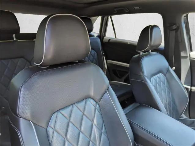 2024 Volkswagen Atlas Cross Sport 2.0T SEL Premium R-Line