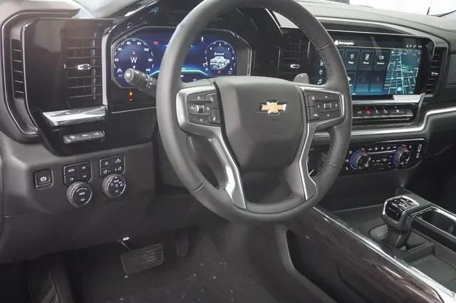 2025 Chevrolet Silverado 1500 4WD Crew Cab Short Bed LTZ