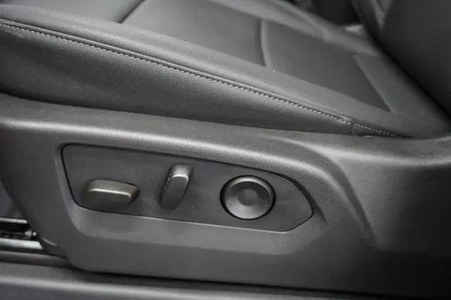 2025 Chevrolet Silverado 1500 4WD Crew Cab Short Bed LTZ