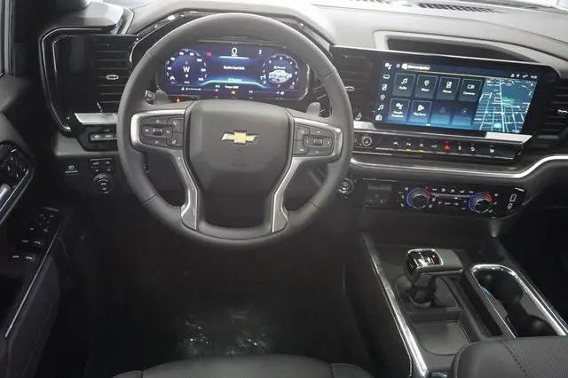 2025 Chevrolet Silverado 1500 4WD Crew Cab Short Bed LTZ