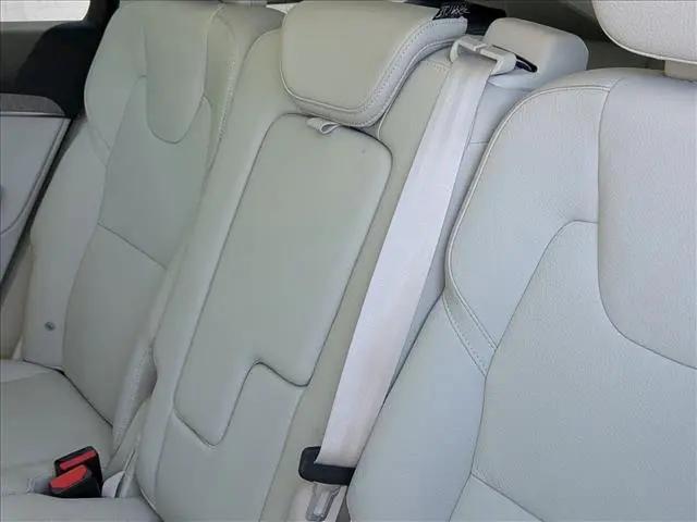 2023 Volvo XC90 B5 Plus