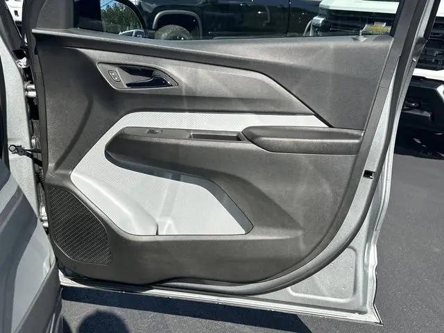 2027 Chevrolet Bolt LT FWD