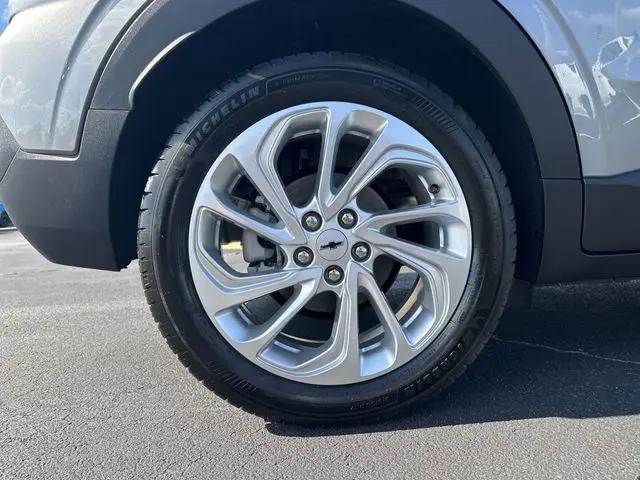 2027 Chevrolet Bolt LT FWD