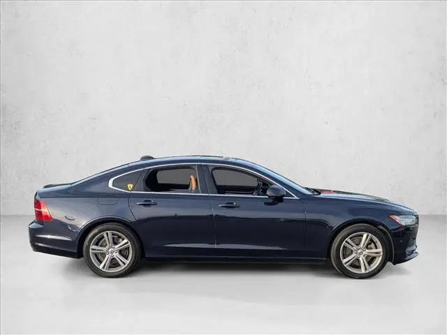 2017 Volvo S90 T5 Momentum