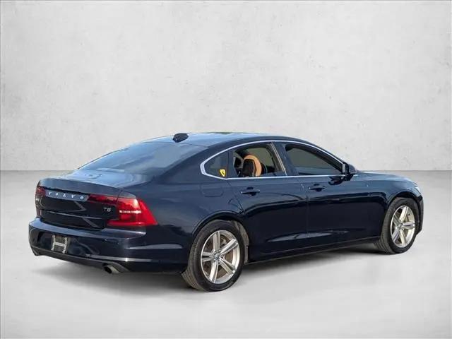 2017 Volvo S90 T5 Momentum